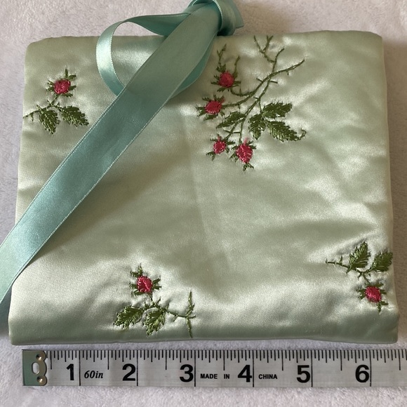 🌷Rare🌷Vintage 1950’s Ann Seton Embroidered Silk Lingerie Bag - Picture 9 of 10